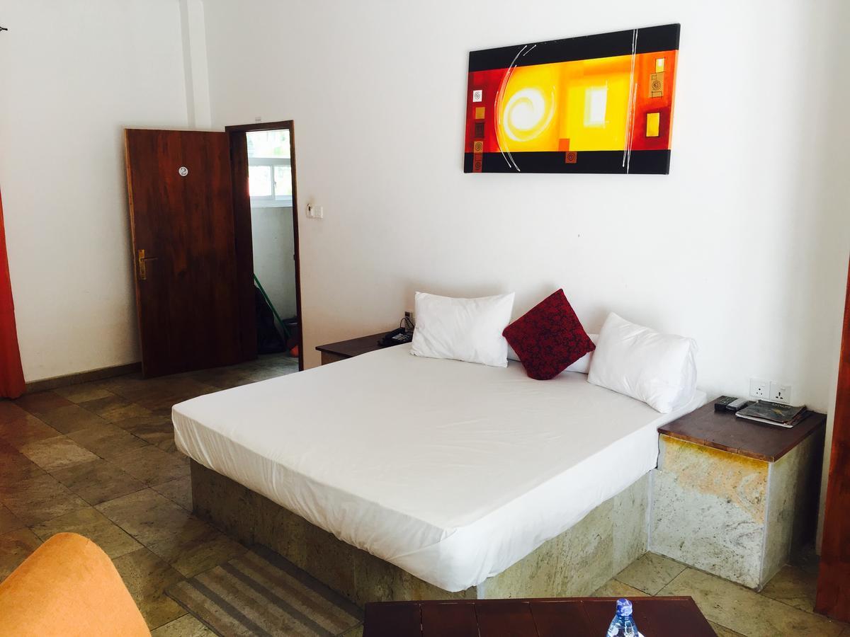 Sleek Hotel Kegalle Exterior foto